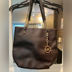 Michael Kors Jet Set Pebbled Leather Shoulder Bag Chocolate Brown w/gold charm